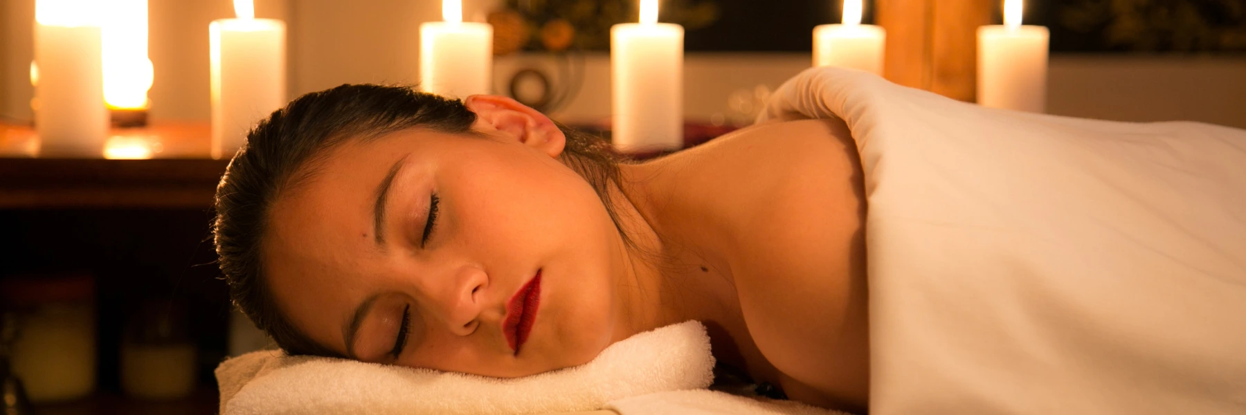 Female Beauty Therapist Jobs in Delhi